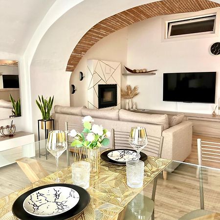 Castro  L'Arco Sul Lago • Gold Apartment מראה חיצוני תמונה