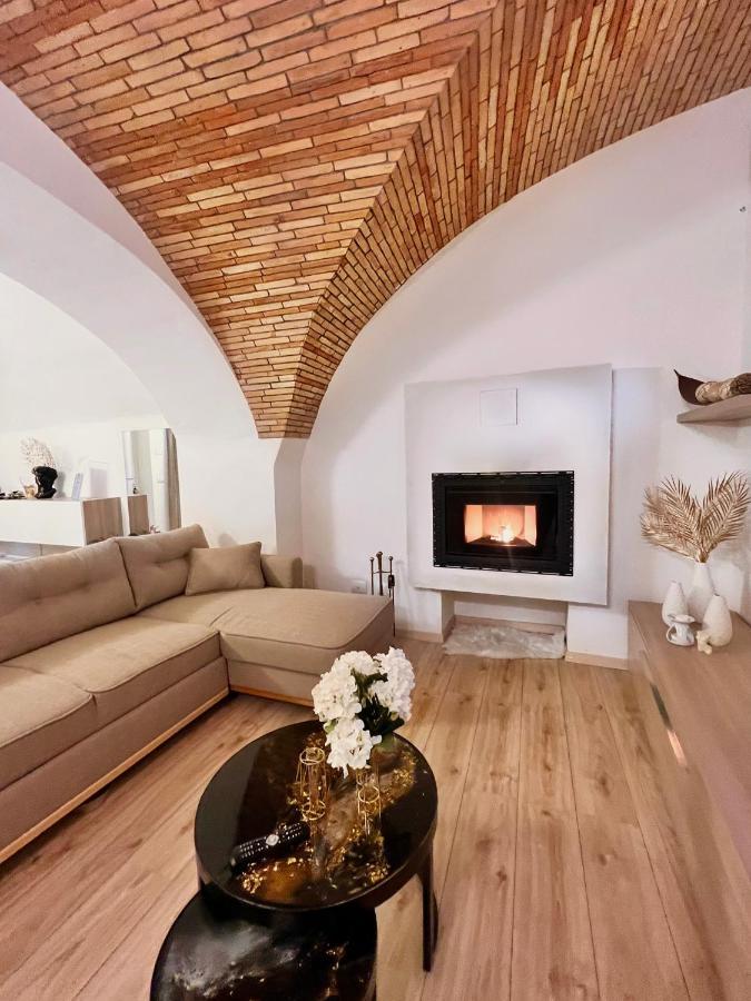 Castro  L'Arco Sul Lago • Gold Apartment מראה חיצוני תמונה