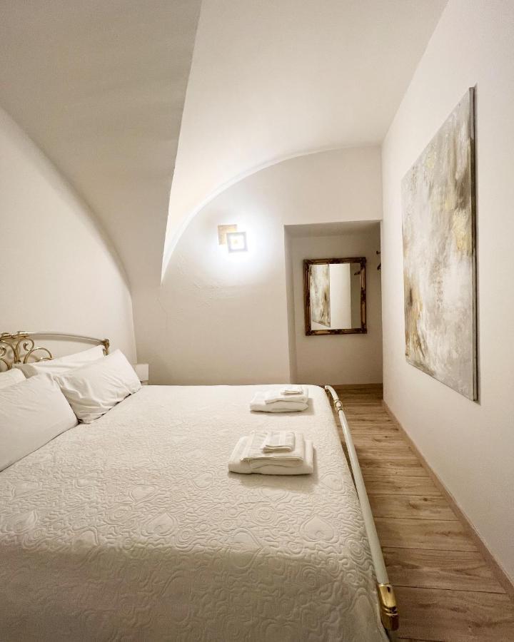 Castro  L'Arco Sul Lago • Gold Apartment מראה חיצוני תמונה