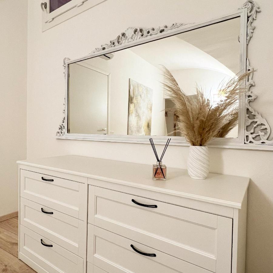 Castro  L'Arco Sul Lago • Gold Apartment מראה חיצוני תמונה