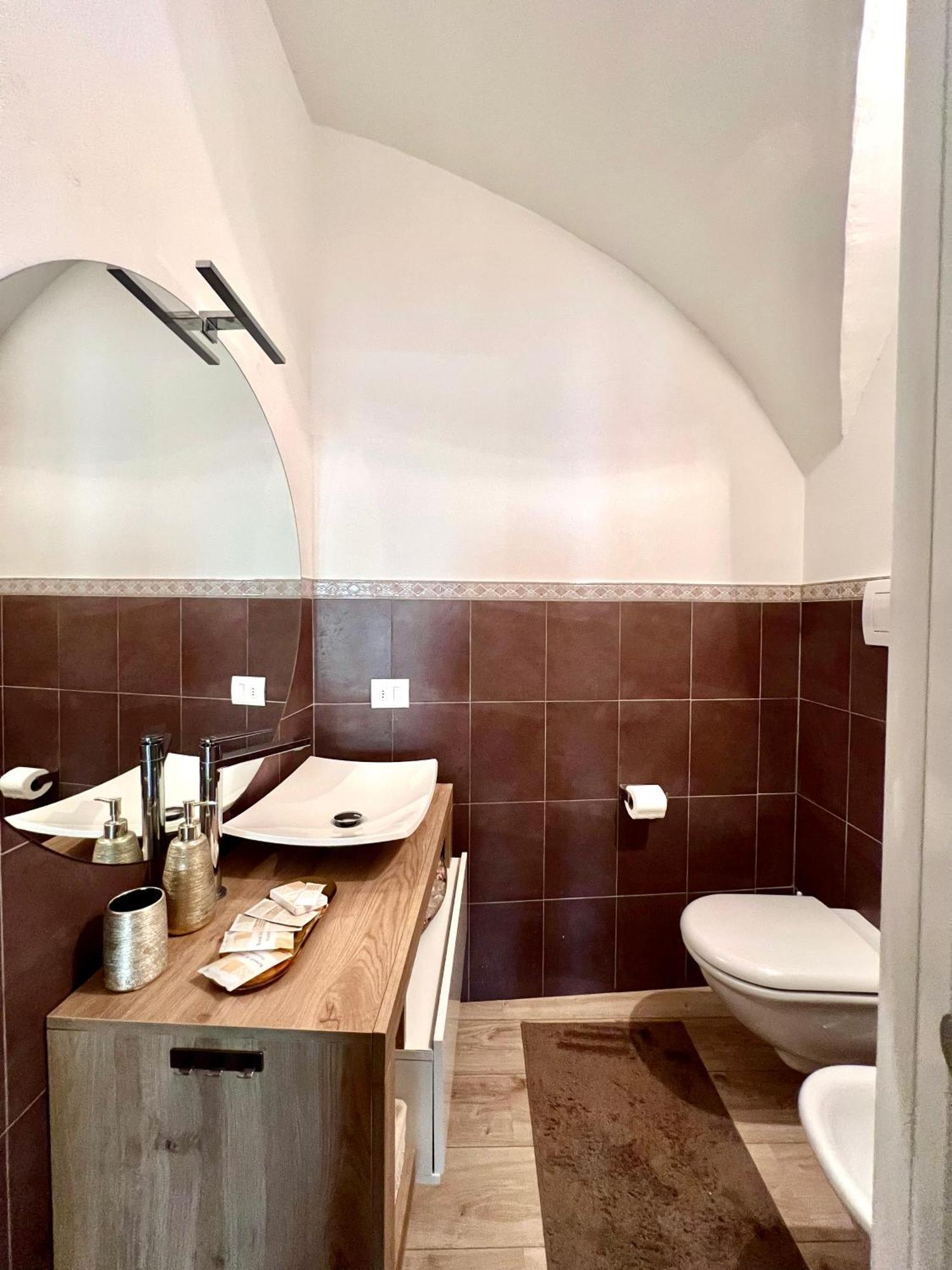 Castro  L'Arco Sul Lago • Gold Apartment מראה חיצוני תמונה
